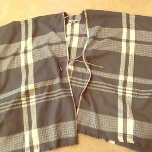 Andrew Marc New York shawl